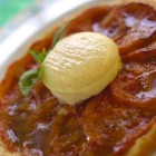 Fine tarte aux tomates, basilic et Cabécou du Périgord